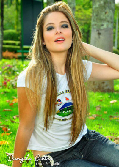 10 perguntas para Stella Abreu, Miss Teen Brasil 2012-2013