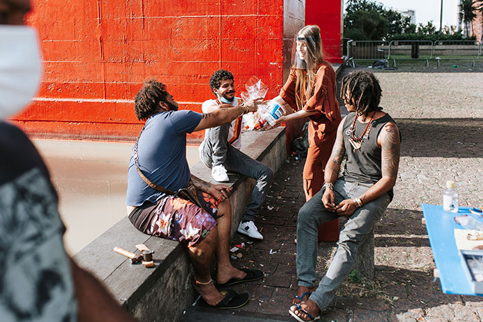 Desfile ao ar livre da Garnus