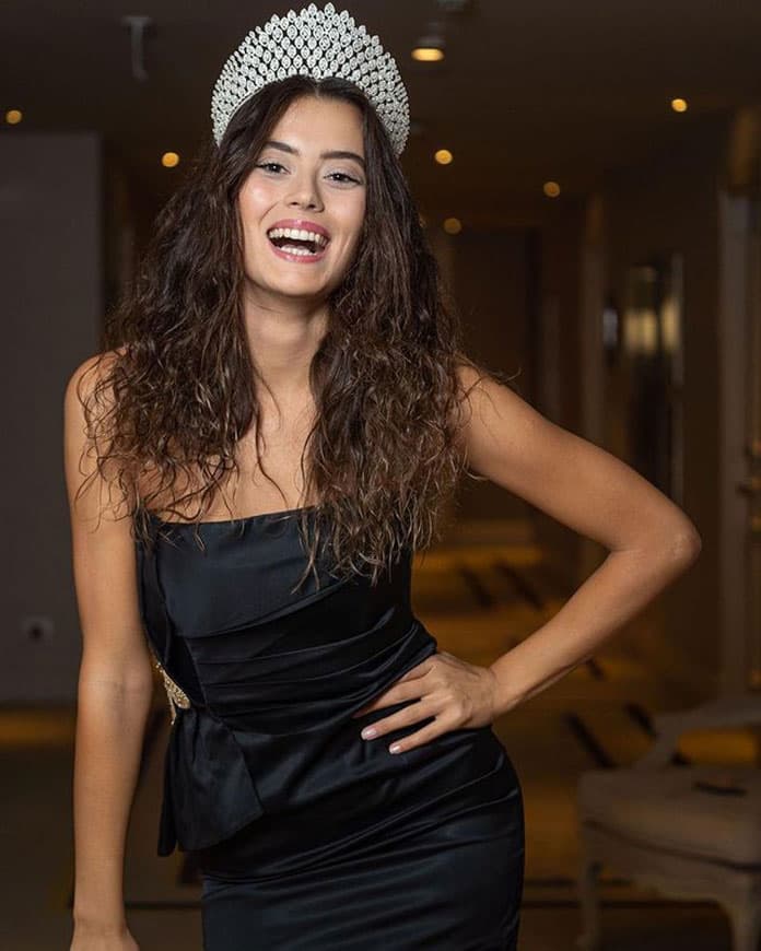 Miss Turquia - Cemrenaz Turhan