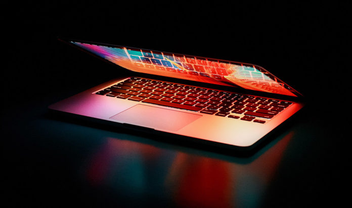Vamos falar sobre assédio moral virtual?