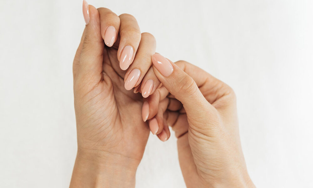 Aprenda a fazer tratamento caseiro para acelerar o crescimento das unhas