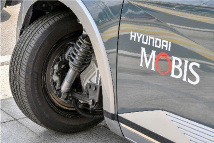 A tecnologia “in-wheel” da Hyundai Mobis está equipada no sistema e-Corner - uma solução integrada que combina as tecnologias de direção eletrônica, travamento e suspensão centradas no motor in-wheel