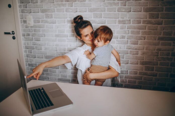 Pesquisa aponta que 85% das mulheres em todo o mundo ainda sofrem com a Culpa de mãe