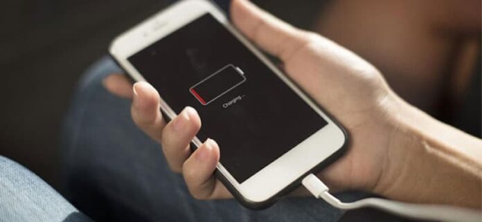 Utilizar o celular enquanto carrega é perigoso?