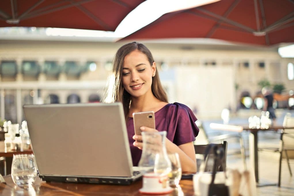 Relacionamentos que começam pela internet podem ser mais duradouros e estáveis, aponta pesquisa