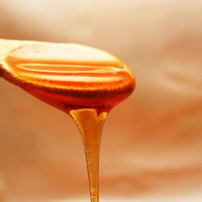 Descubra 7 mitos e verdades sobre o mel