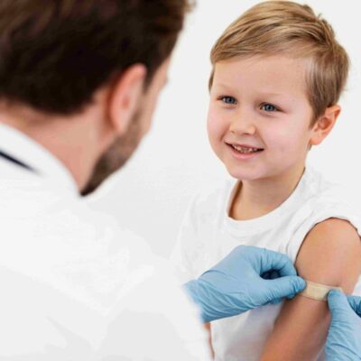 Você sabe quais são as vacinas essenciais para crianças a partir de 4 anos de idade?