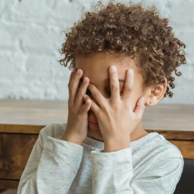 Especialista explica como reconhecer a ansiedade na infância