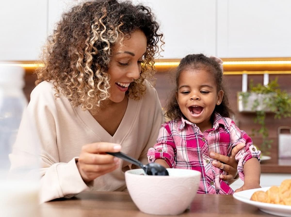 A Importância de Manter a Alimentação e o Sono das Crianças Durante Férias Escolares