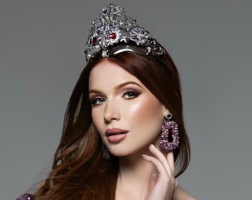 Miss Hungria - Kincső Dezsényi