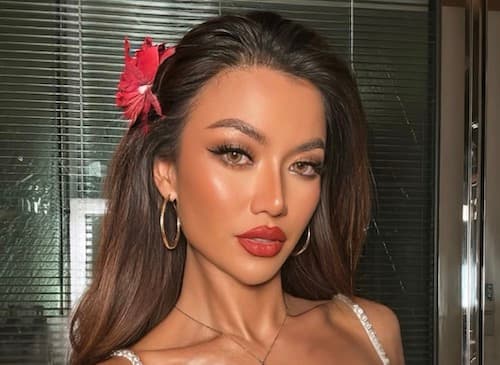 Miss Indonésia - Sanly Liuu
