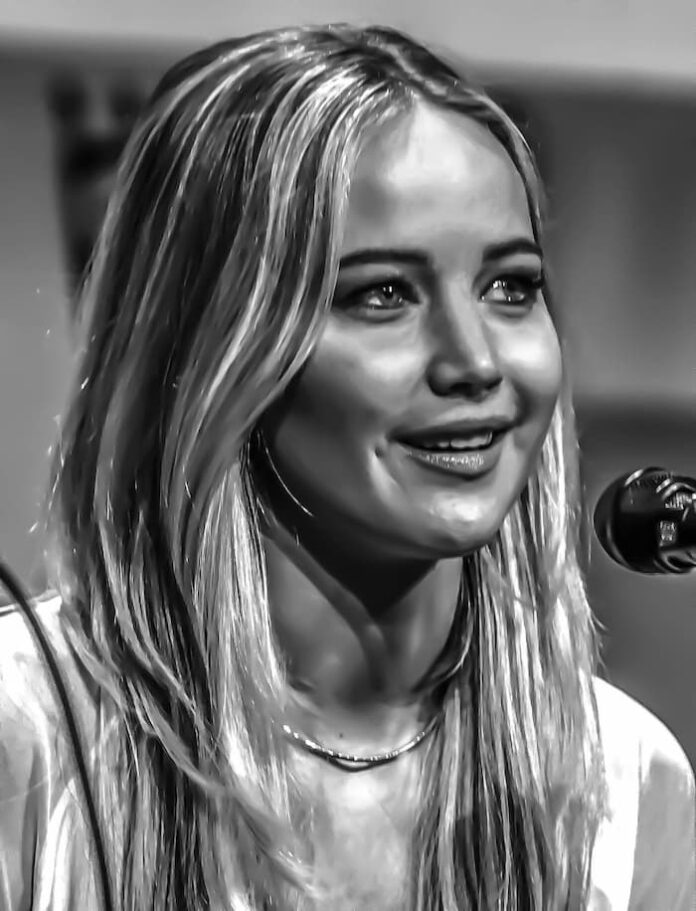 Atriz americana Jennifer Lawrence fala sobre depressão pós-parto e reacende debate sobre saúde mental materna