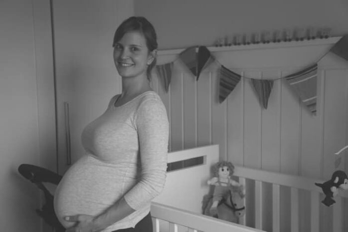 A chegada do bebê: o que realmente importa para o bem-estar da mãe e do recém-nascido