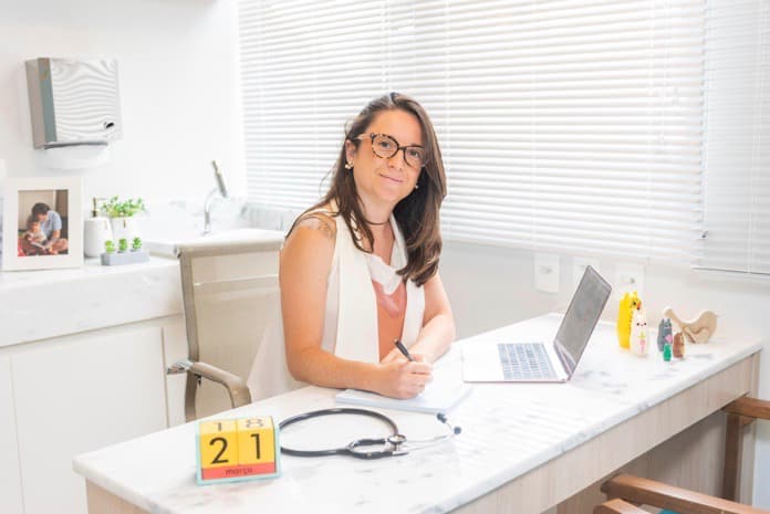 Dra Anna Domingues Bohn - pediatra