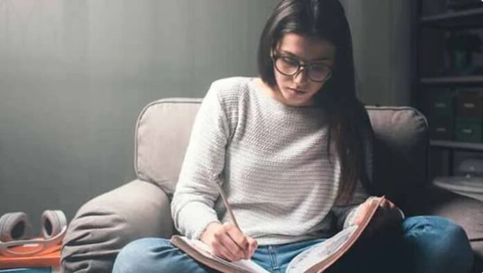 Sete hábitos que ajudam estudantes a manter o foco nos estudos em tempos de distração digital